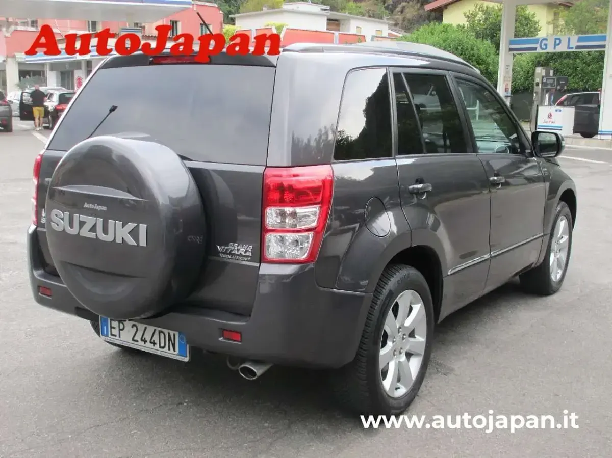 Usata Suzuki Grand Vitara 129 CV (94 kW) 2012 Grigio SUV