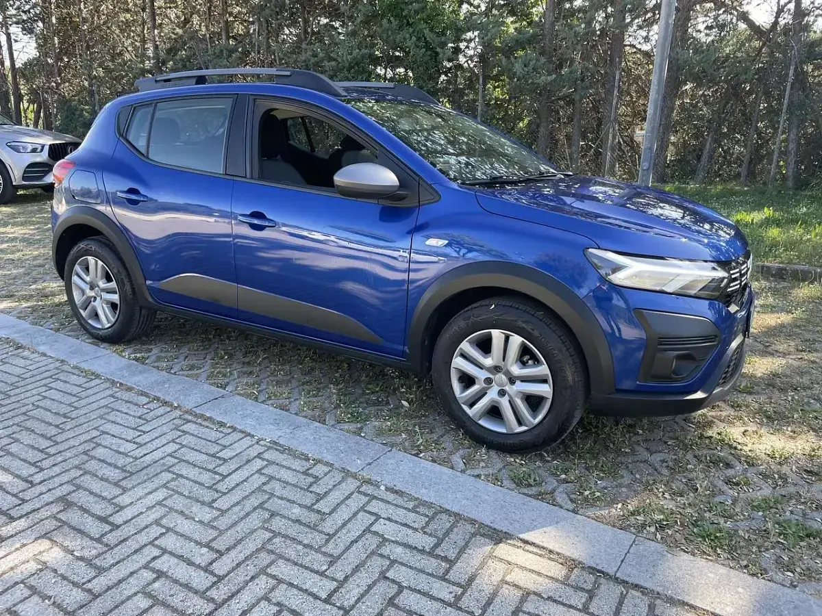 Usata Dacia Sandero Comfort 101 CV (74 kW) 2023 Blu/azzurro Berlina