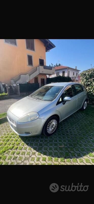 Usata Fiat Grande Punto 65 CV (47 kW) 2007 Grigio Utilitaria