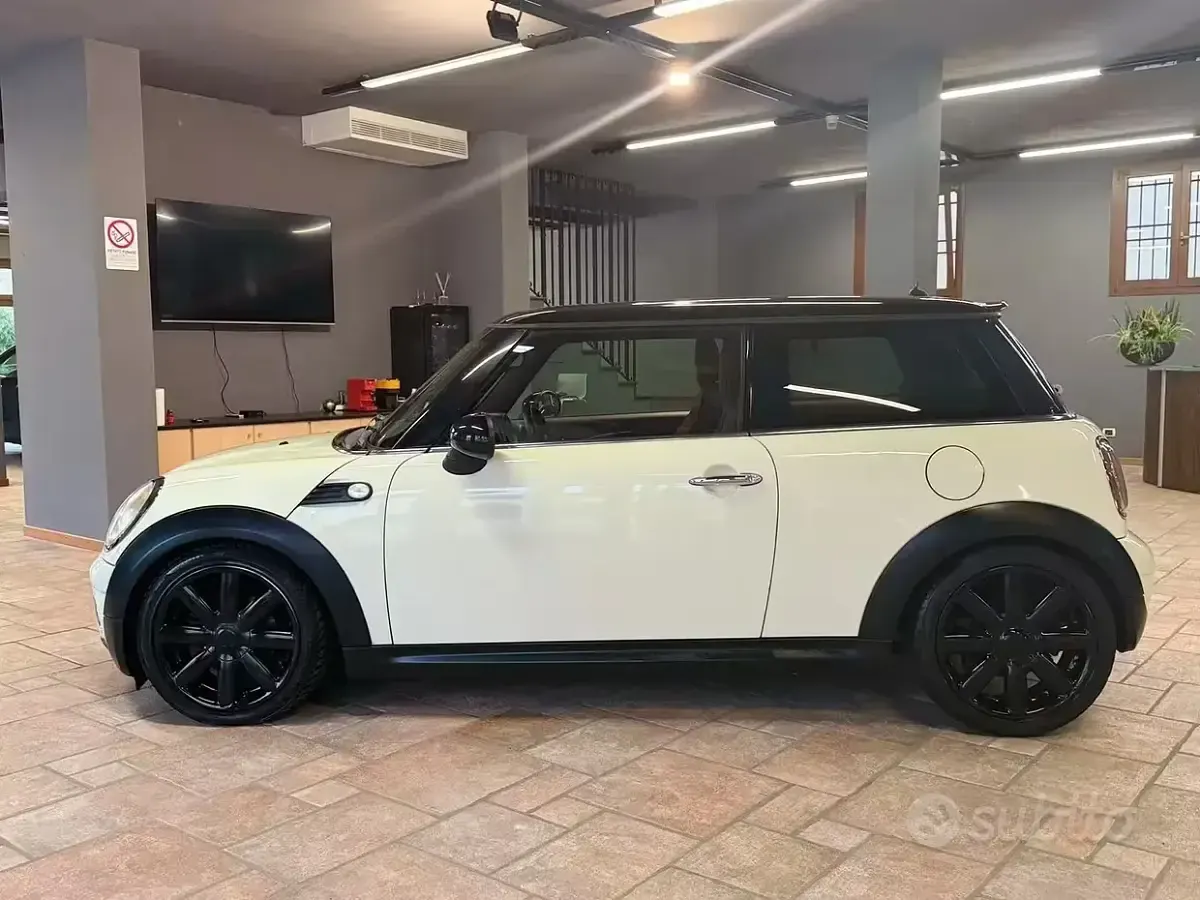 Usata Mini Cooper Coupé 109 CV (80 kW) 2008 Bianco Coupé