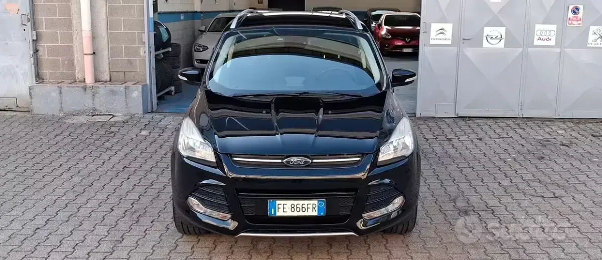 Usata Ford Kuga Titanium 120 CV (88 kW) 2016 Nero SUV