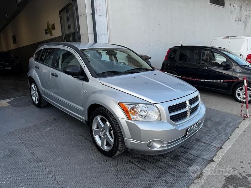 Usata Dodge Caliber SXT 140 CV (102 kW) 2007 Grigio Utilitaria