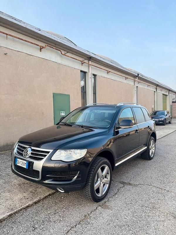 Nero Usata 2009 VW Touareg SUV | 7500 € (Buon prezzo) - Immagine 1/4