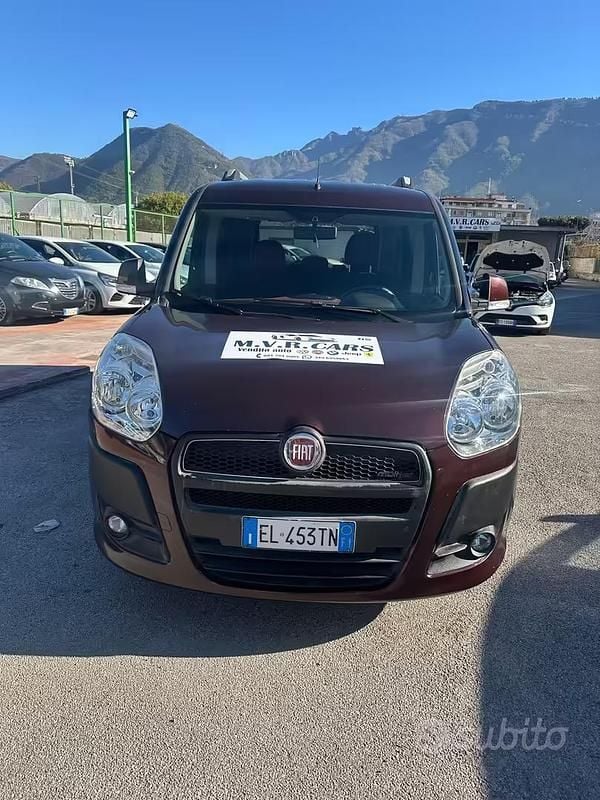 Usata Fiat Doblò Emotion 135 CV (99 kW) 2012 Rosso Monovolume