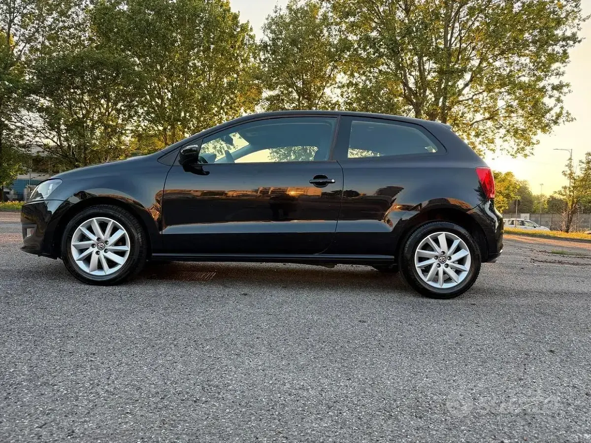 Gebraucht VW Polo Highline 82 PS (60 kW) 2013 Schwarz Kleinwagen