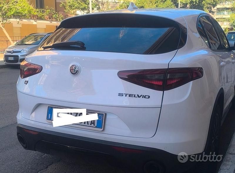 Bianco Usata 2021 Alfa Romeo Stelvio SUV | 26.000 € (Buon prezzo) - Immagine 1/4