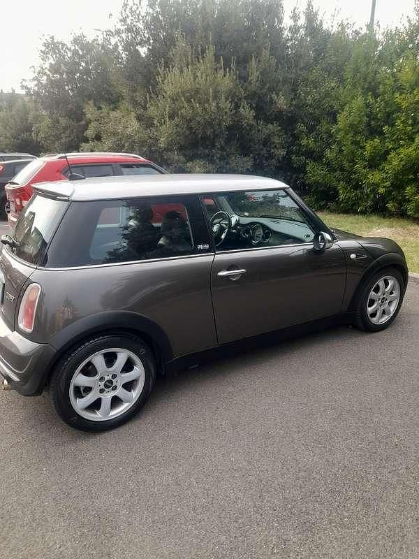 Usata Mini Cooper 120 CV (88 kW) 2006 Grigio Utilitaria