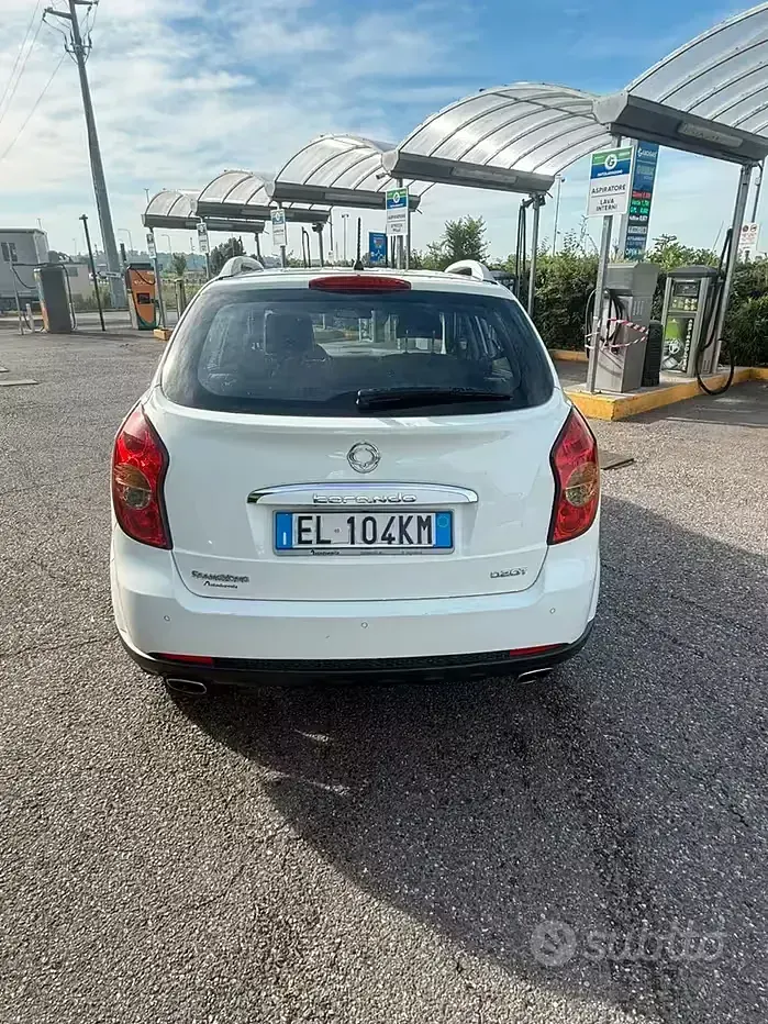 Usata SsangYong Korando 175 CV (128 kW) 2012 Bianco SUV