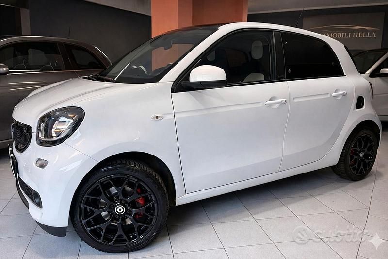 Usata Smart ForFour Passion 90 CV (66 kW) 2015 Bianco Utilitaria
