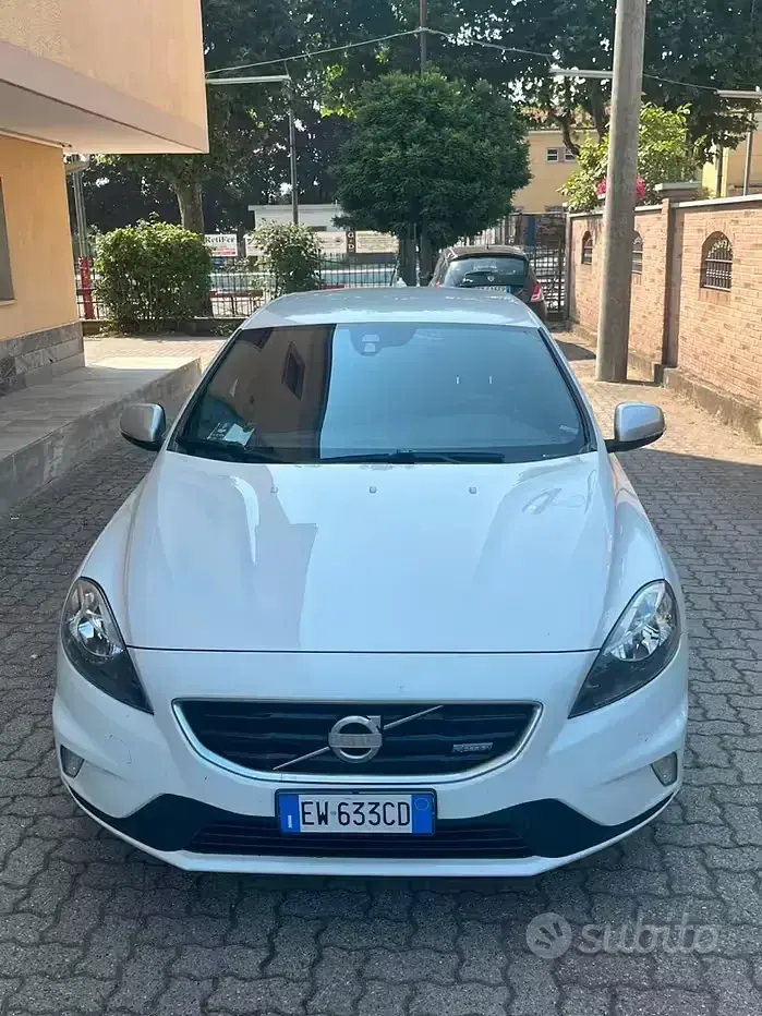 Usata Volvo V40 R-Design 150 CV (110 kW) 2014 Bianco Berlina