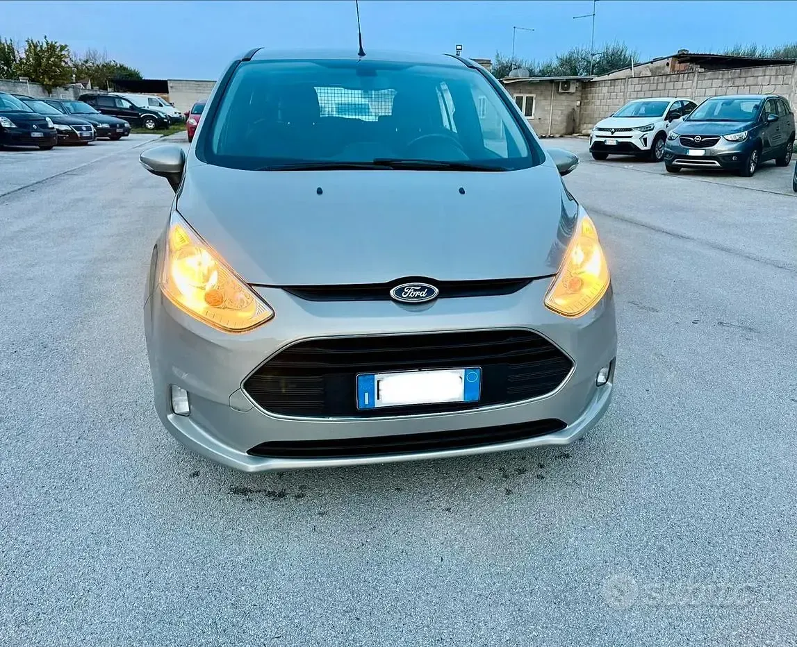 Usata Ford B-MAX 75 CV (55 kW) 2015 Marrone Monovolume