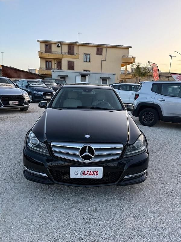 Usata Mercedes C200 Avantgarde 200 CV (147 kW) 2012 Nero Berlina
