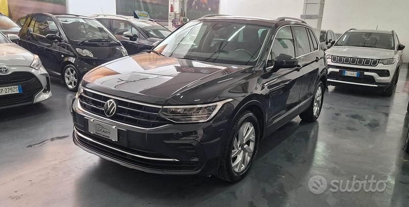 Usata VW Tiguan Life 122 CV (89 kW) 2021 Grigio SUV