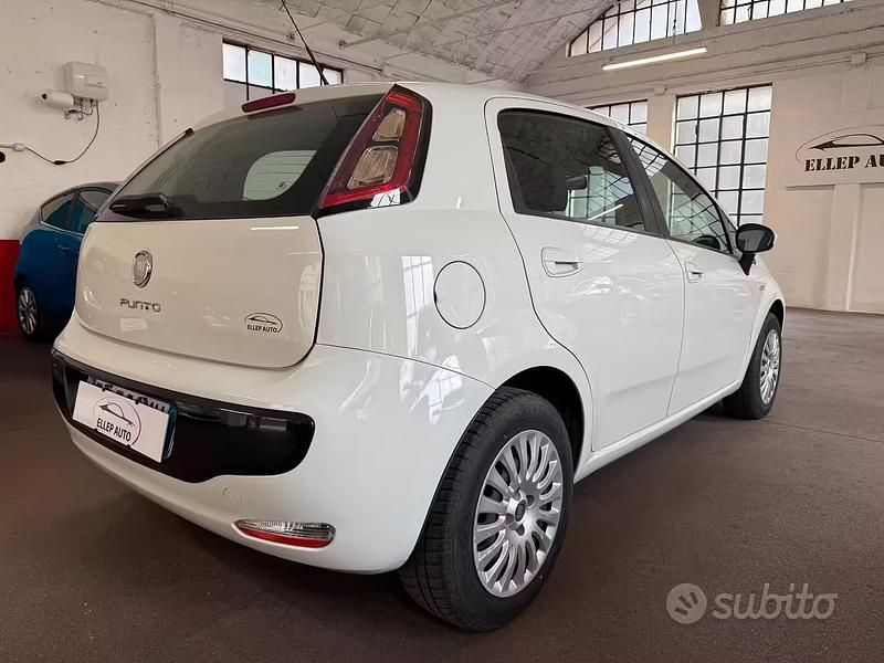 Usata Fiat Punto Evo S 69 CV (50 kW) 2011 Bianco Utilitaria