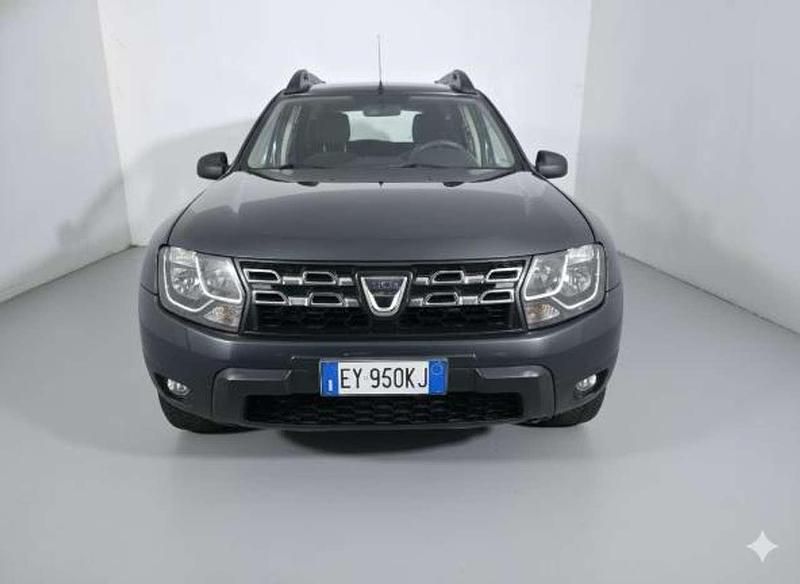 Usata Dacia Duster Lauréate 105 CV (77 kW) 2015 Grigio SUV