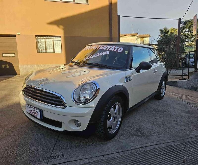Usata Mini ONE 75 CV (55 kW) 2010 Beige Utilitaria