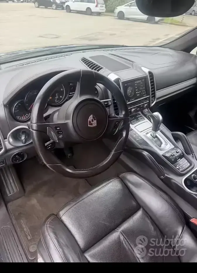 Usata Porsche Cayenne 239 CV (175 kW) 2011 Bluazzurro SUV
