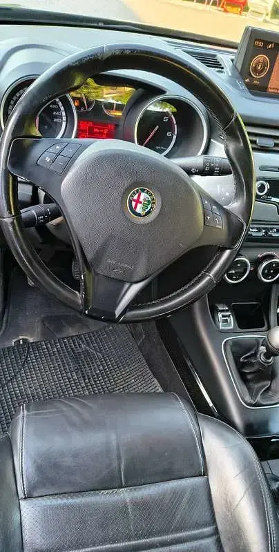 Usata Alfa Romeo Giulietta Distinctive 105 CV (77 kW) 2013 Nero Utilitaria
