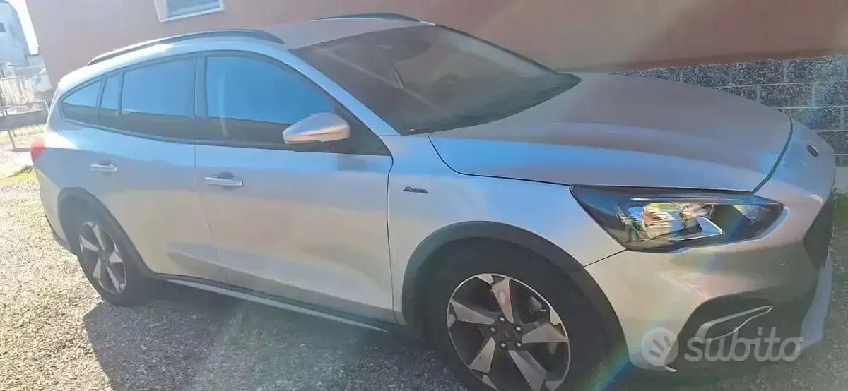 Usata Ford Focus 100 CV (73 kW) 2020 Grigio Station wagon