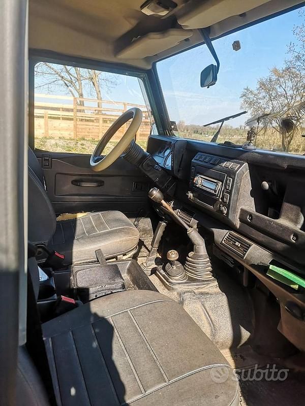 Usata Land Rover Defender S 2004 Verde Station wagon