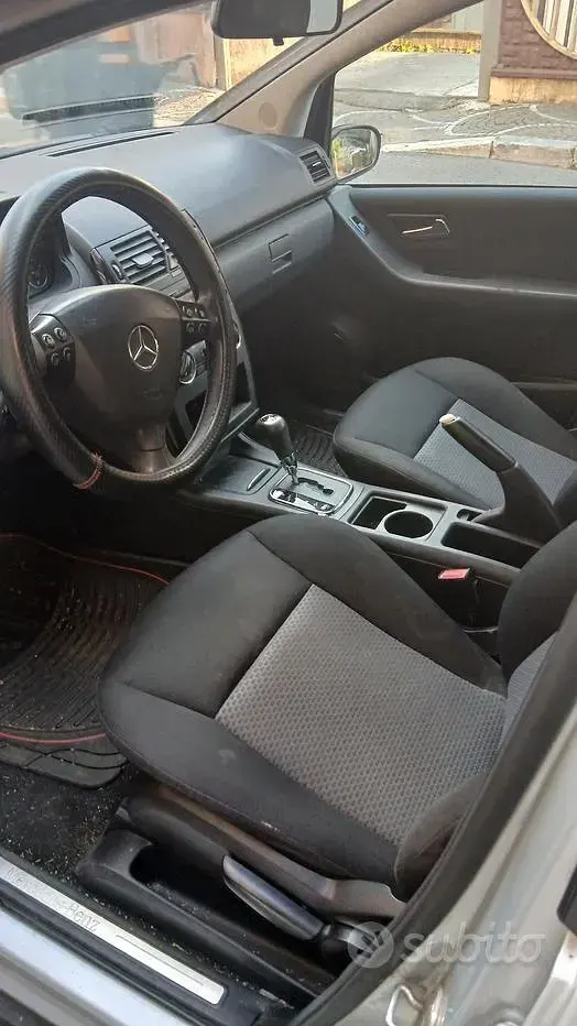 Usata Mercedes A180 109 CV (80 kW) 2006 Grigio Berlina