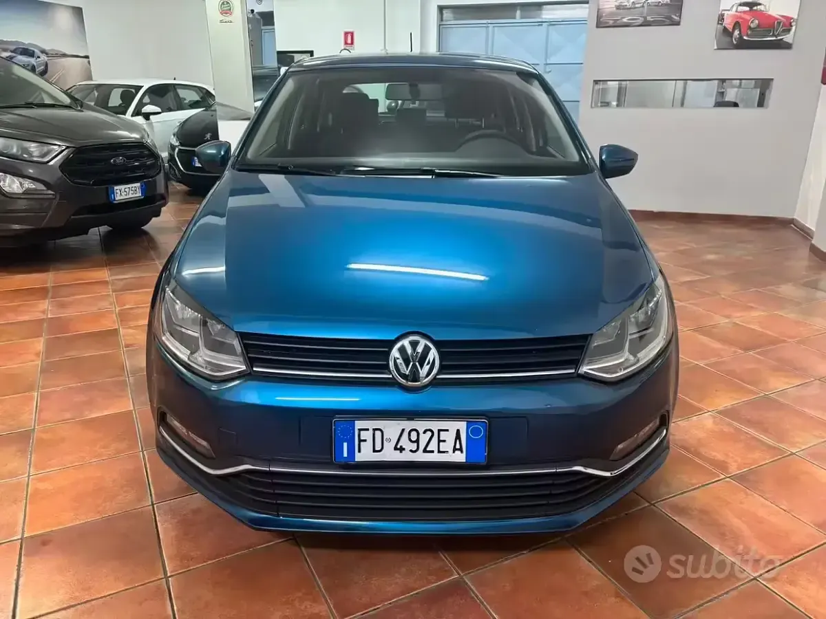 Usata VW Polo Trendline 75 CV (55 kW) 2016 Blu Berlina