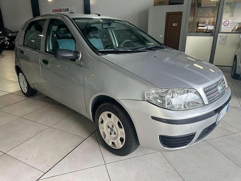 Usata Fiat Punto Active 60 CV (44 kW) 2006 Argento Utilitaria