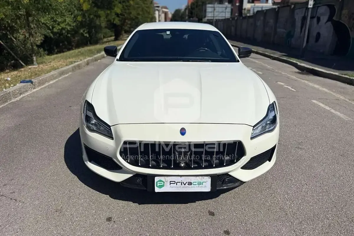 Usata Maserati Quattroporte 430 CV (316 kW) 2017 Bianco Berlina