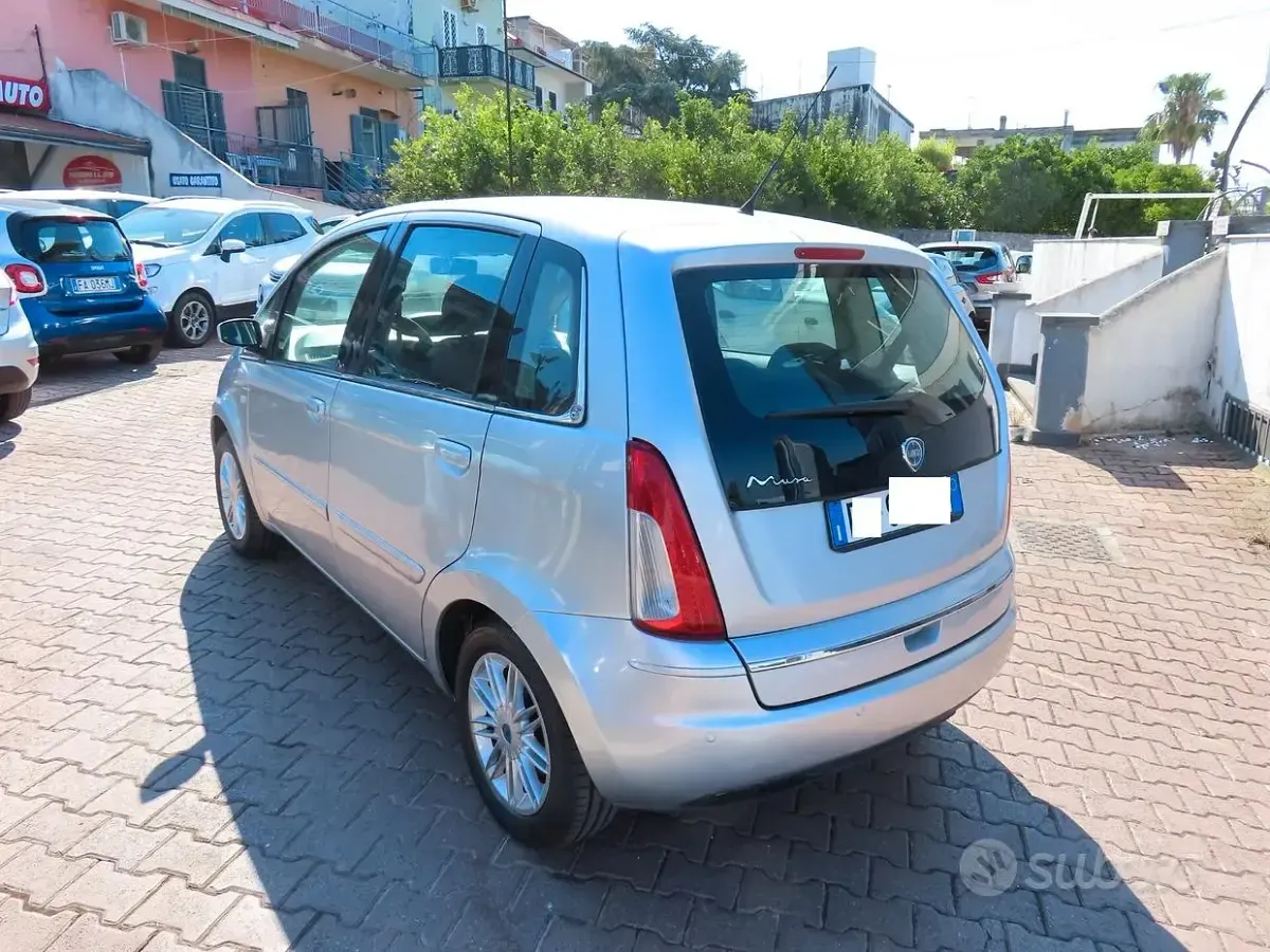 Usata Lancia Musa 90 CV (66 kW) 2009 Grigio Monovolume