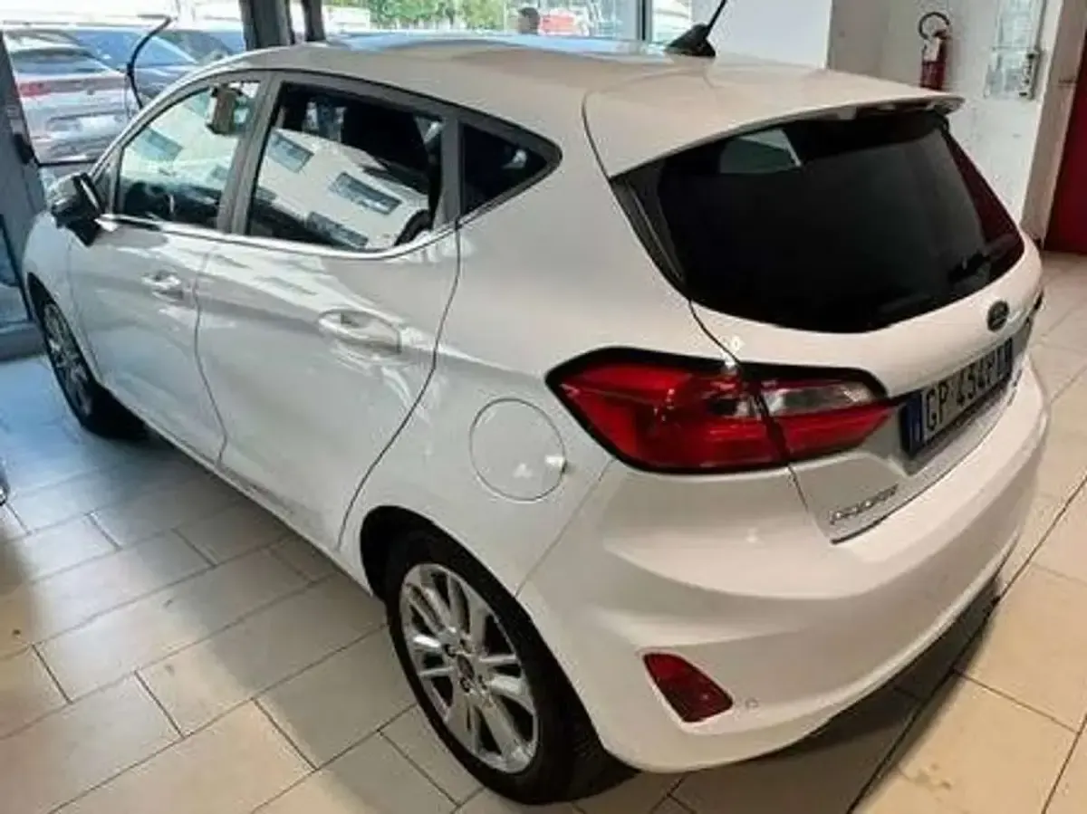 Usata Ford Fiesta Titanium 125 CV (91 kW) 2023 Bianco Utilitaria