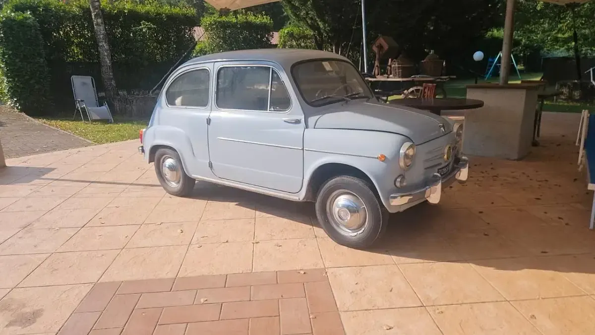 Usata Fiat 600 24 CV (17 kW) 1977 Blu Berlina