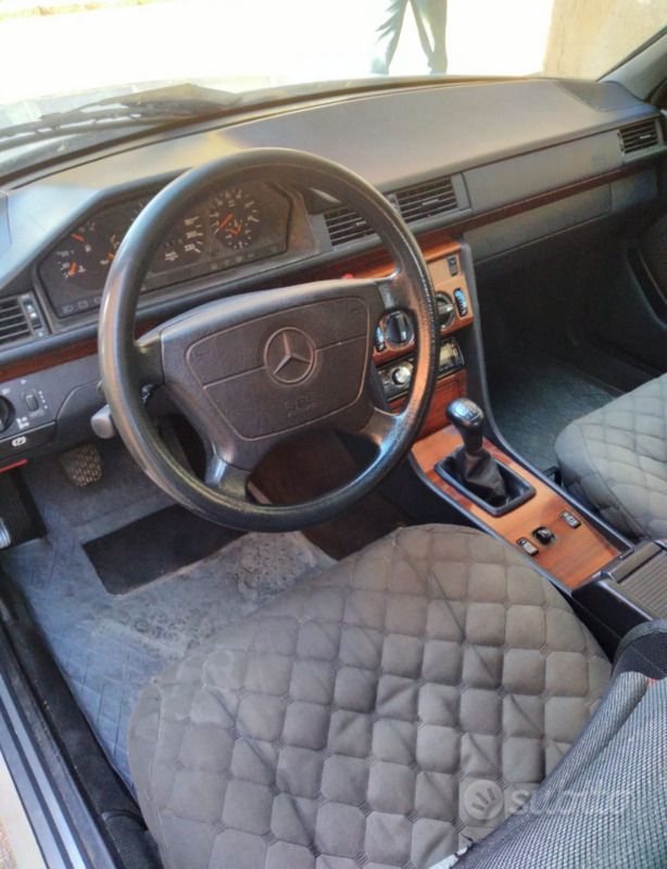 Usata Mercedes E250 113 CV (83 kW) 1994 Bianco Berlina