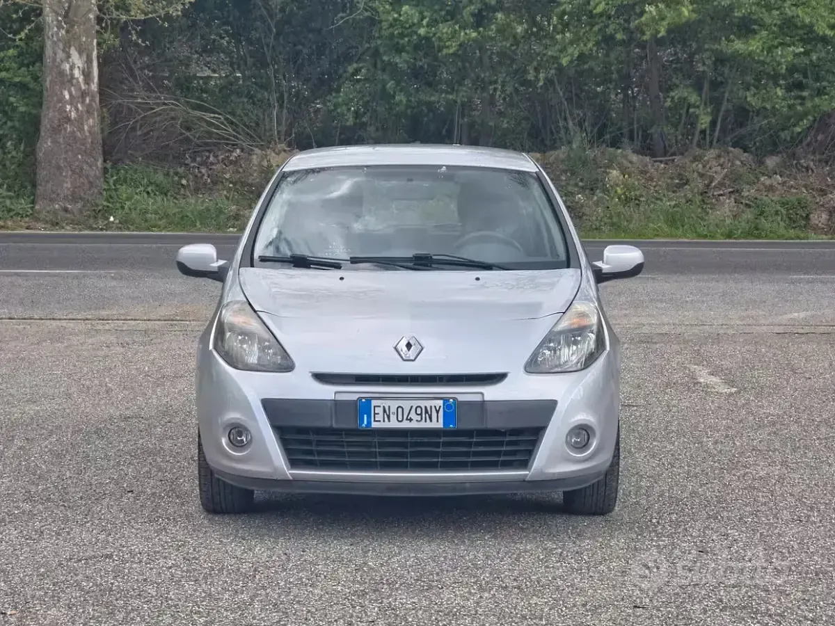 Usata Renault Clio IV 75 CV (55 kW) 2012 Grigio Berlina