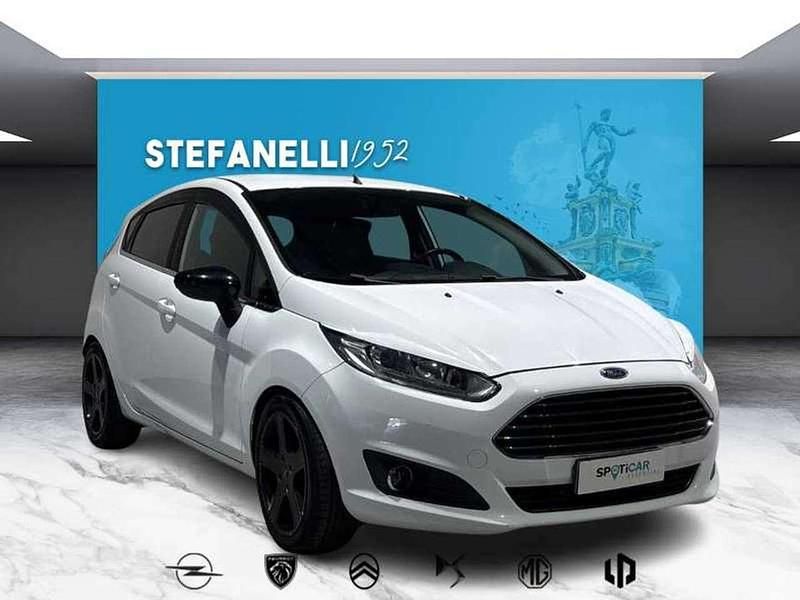 Bianco calcite Usata 2016 Ford Fiesta Titanium Due volumi | 7400 € (Buon prezzo) - Immagine 1/4