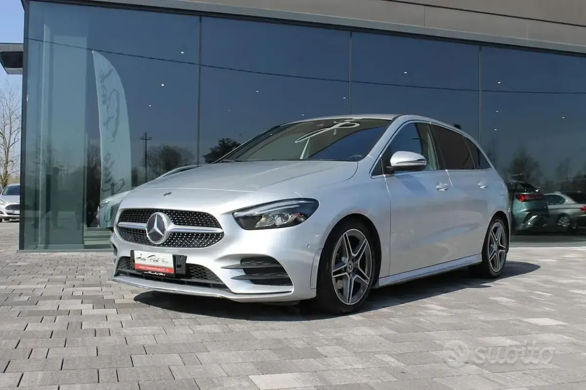 Usata Mercedes B200 Premium 150 CV (110 kW) 2021 Grigio Utilitaria