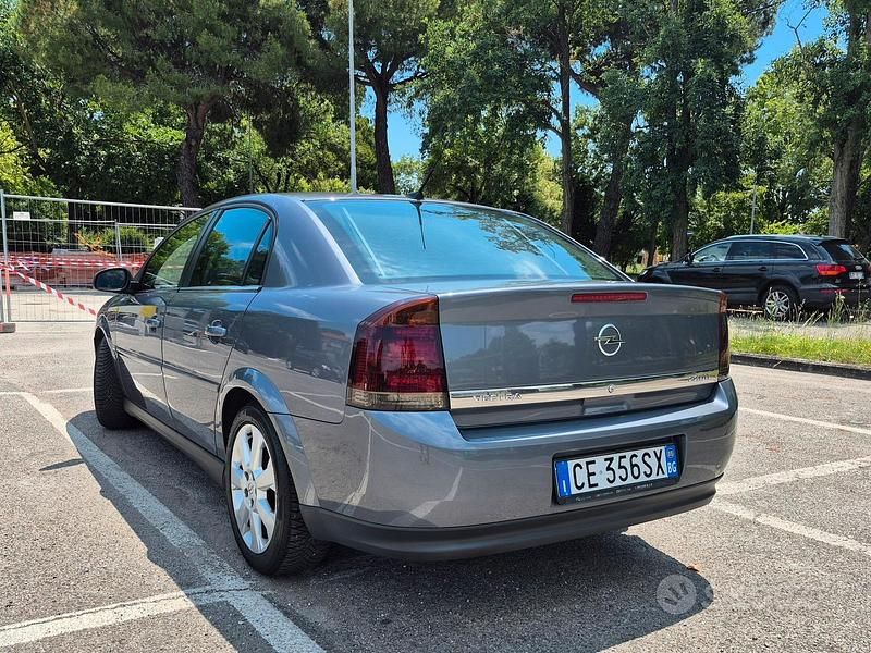 Usata Opel Vectra Elegance 125 CV (91 kW) 2003 Grigio Berlina