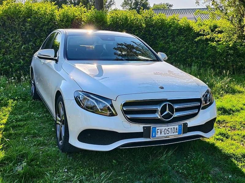 Usata Mercedes E220 Business 194 CV (142 kW) 2019 Bianco Berlina