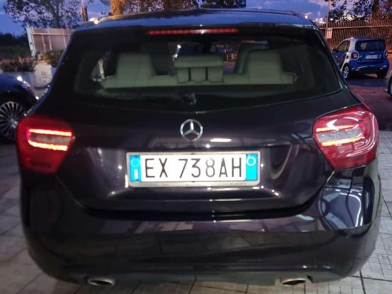 Lilla Usata 2014 Mercedes A200 Premium Tre volumi | 14.100 € (Buon prezzo) - Immagine 1/4