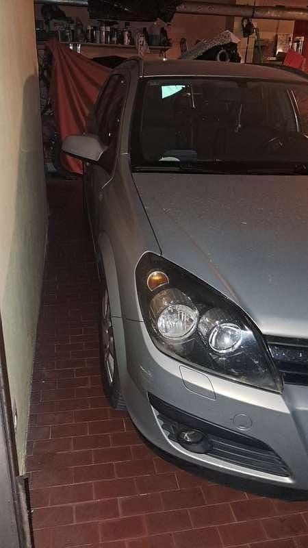 Usata 2006 Opel Astra Cosmo Station wagon | 800 € (Super prezzo) - Immagine 1/4