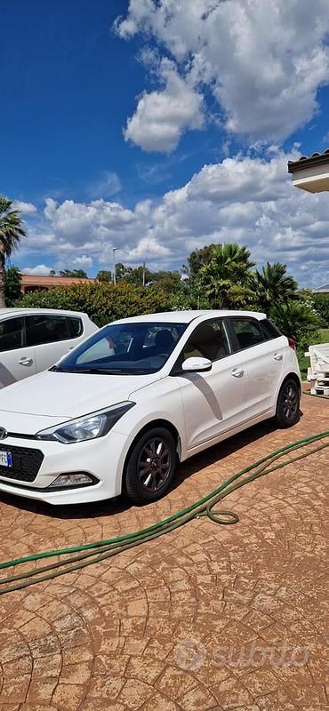 Usata 2017 Hyundai i20 Blackline Due volumi | 9500 € (Buon prezzo) - Immagine 1/4