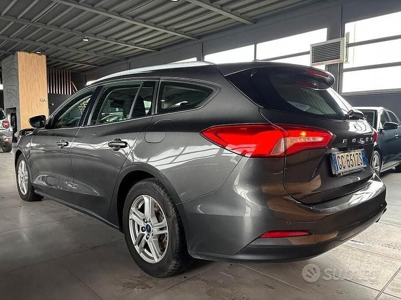 Usata Ford Focus 120 CV (88 kW) 2020 Grigio Station wagon