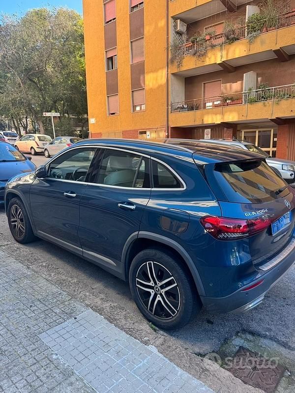 Usata Mercedes GLA200 116 CV (85 kW) 2022 Blu SUV