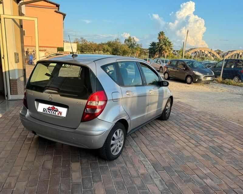 Usata Mercedes A180 Elegance 108 CV (79 kW) 2006 Argento Berlina