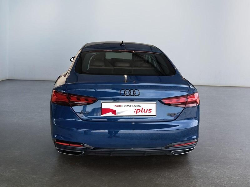 Käytetty Audi A5 S-Line 204 HP (150 kW) 2024 Sininen Viistoperä