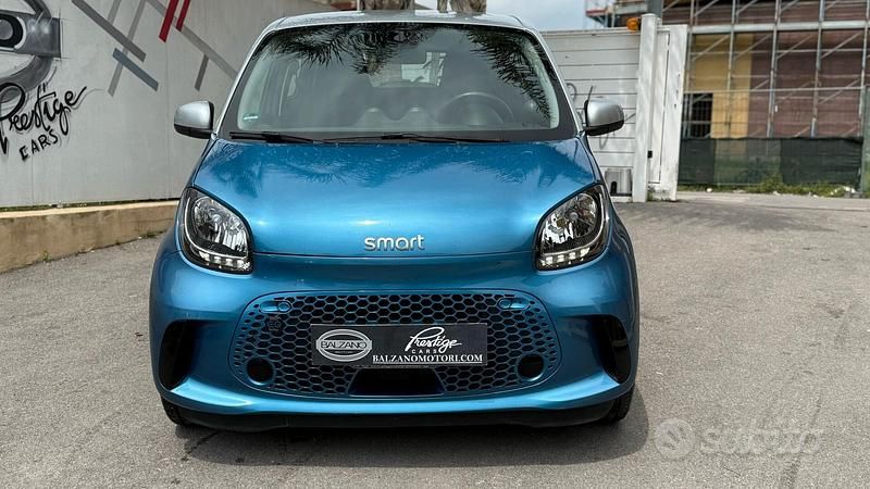 Usata Smart ForFour Electric Drive Passion 41 kW (56 CV) 2021 Blu Berlina