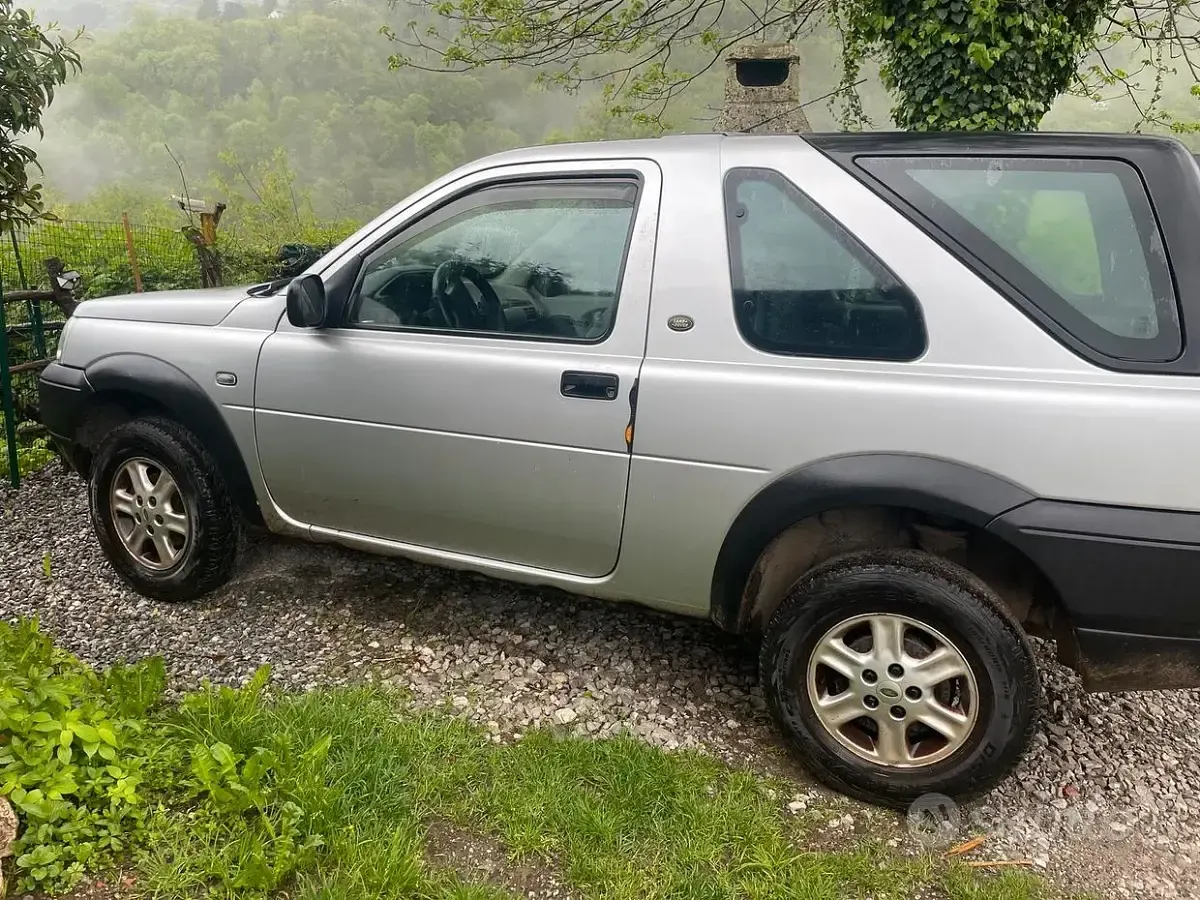 Usata Land Rover Freelander 111 CV (81 kW) 2002 Grigio SUV