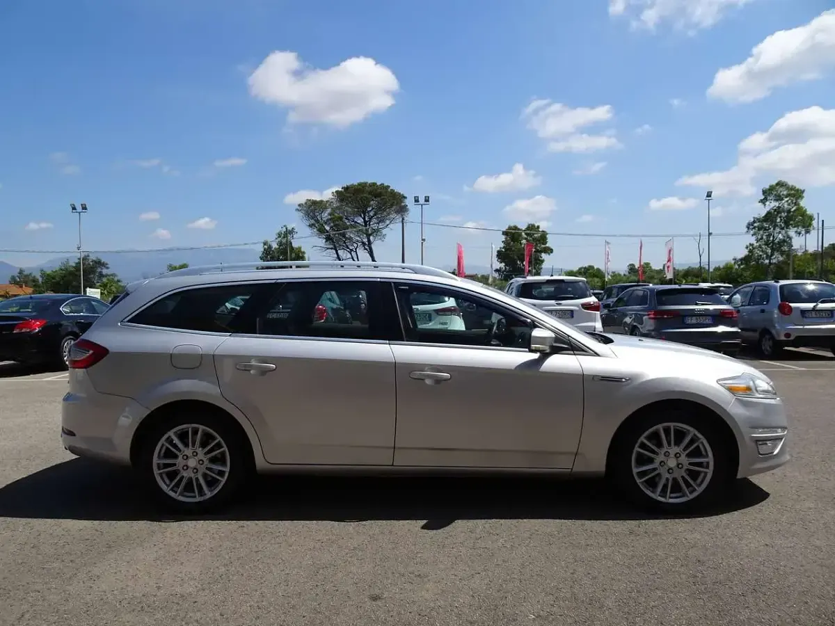 Usata Ford Mondeo Titanium 200 CV (147 kW) 2011 Argento Station wagon