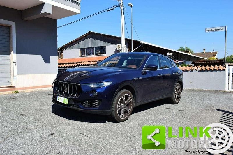 Blu Usata 2018 Maserati Levante GranLusso SUV | 23.500 € (Buon prezzo) - Immagine 1/4