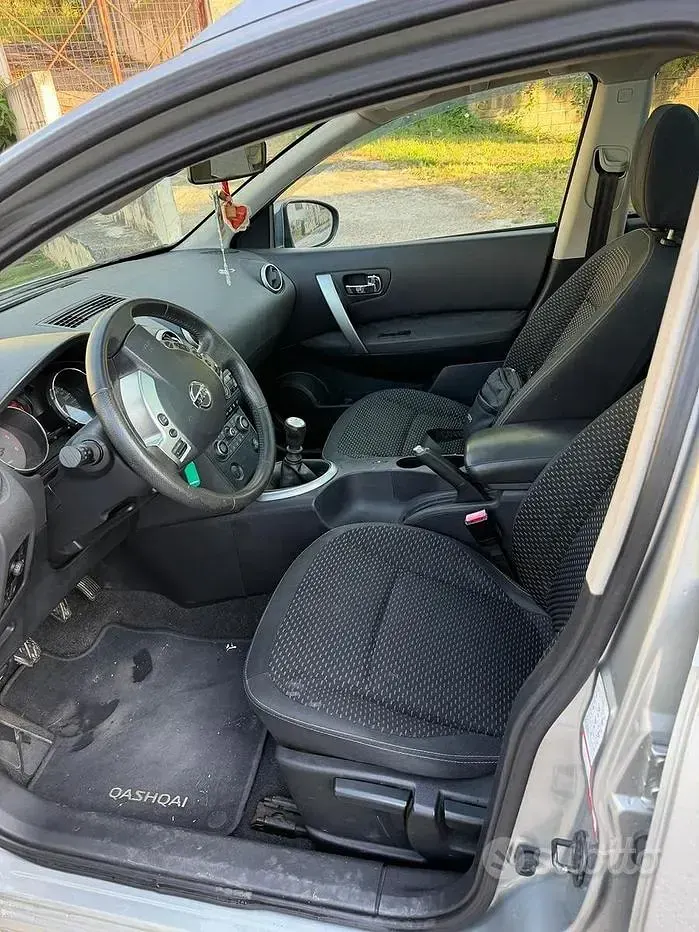 Usata Nissan Qashqai 150 CV (110 kW) 2008 Grigio SUV