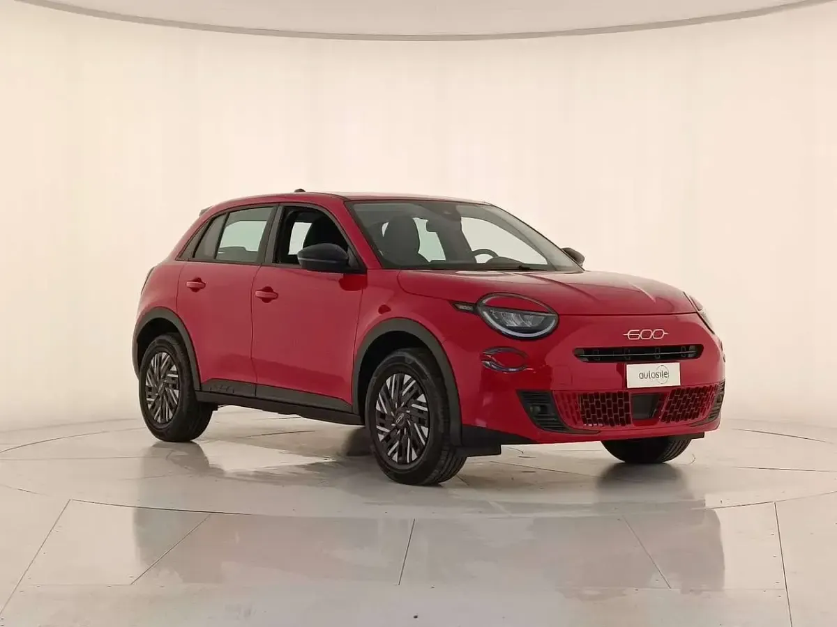 Nuova Fiat 600 Pop 110 CV (80 kW) 2025 Adrenaline red SUV